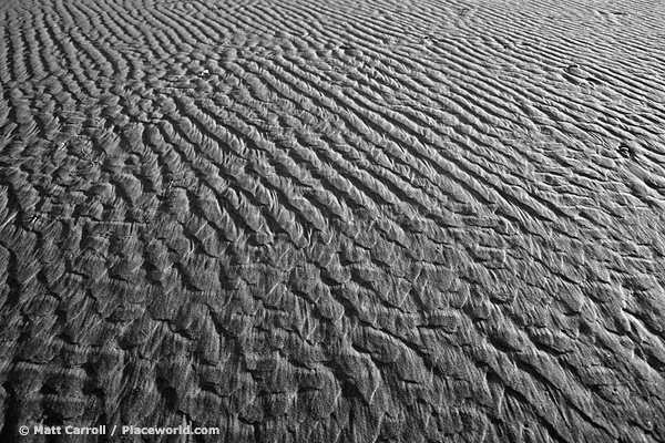 black and white sand formation