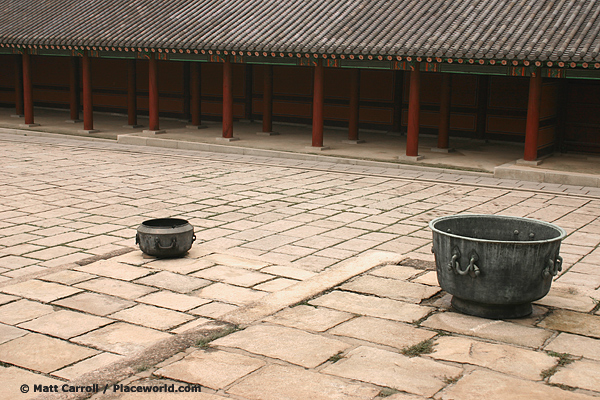 simple but grand courtyard surrounding Injeongjeon Hall